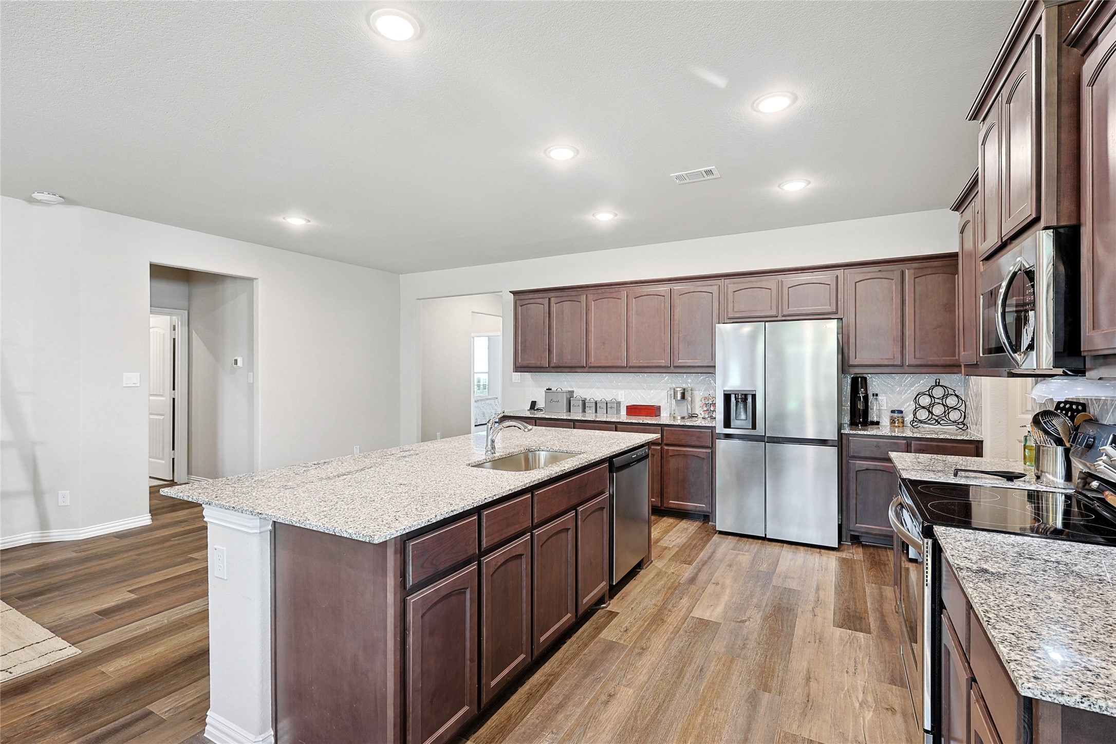 808 Feather Edge Springtown TX 76082