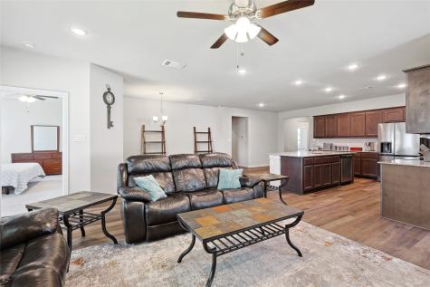 808 Feather Edge Springtown TX 76082