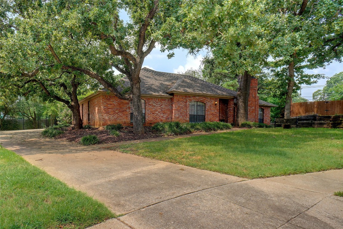 1600 Staffordshire Court Bedford TX 76021