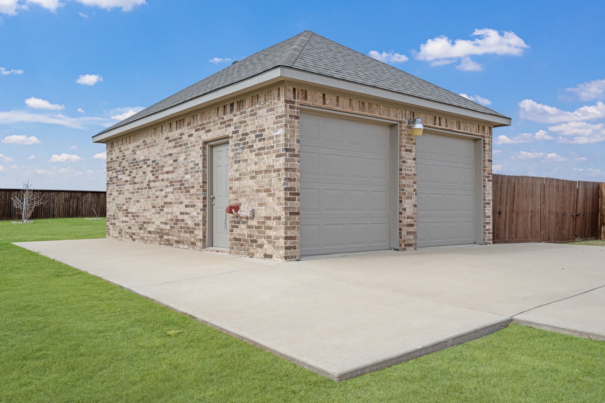 10909 Chriswood Drive Crowley TX 76036