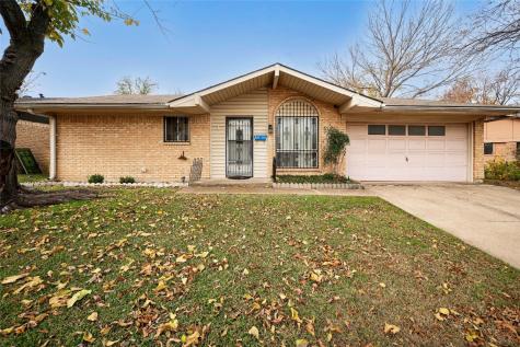 1814 Elmwood Lane Carrollton TX 75006