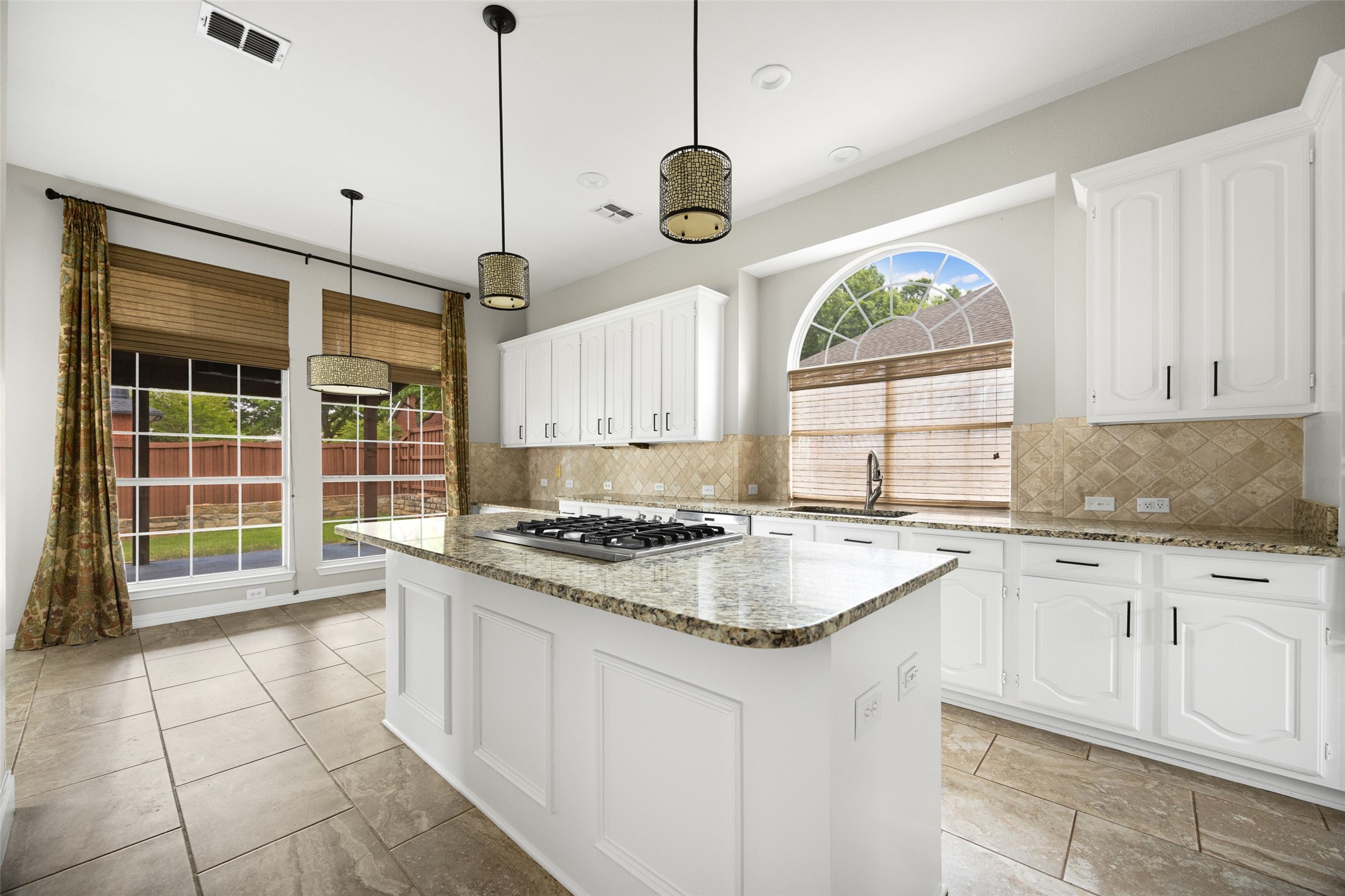 101 Edinburgh Court Highland Village TX 75077