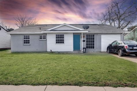 202 E Fairmeadows Drive Duncanville TX 75116