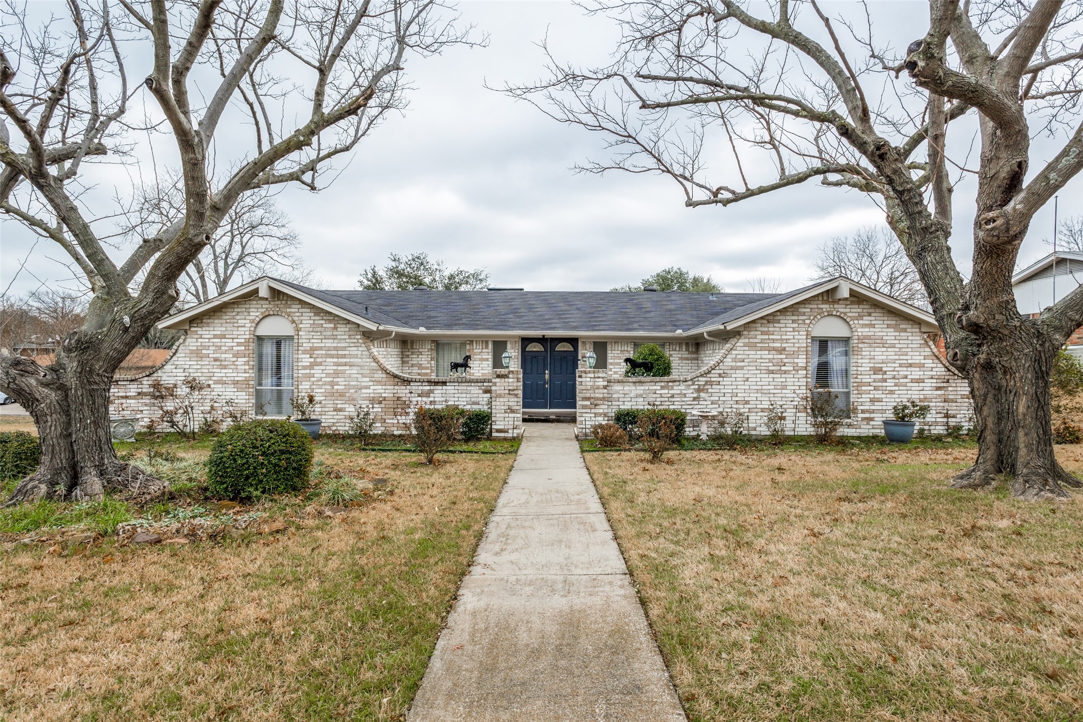 1310 Willow Way Garland TX 75043