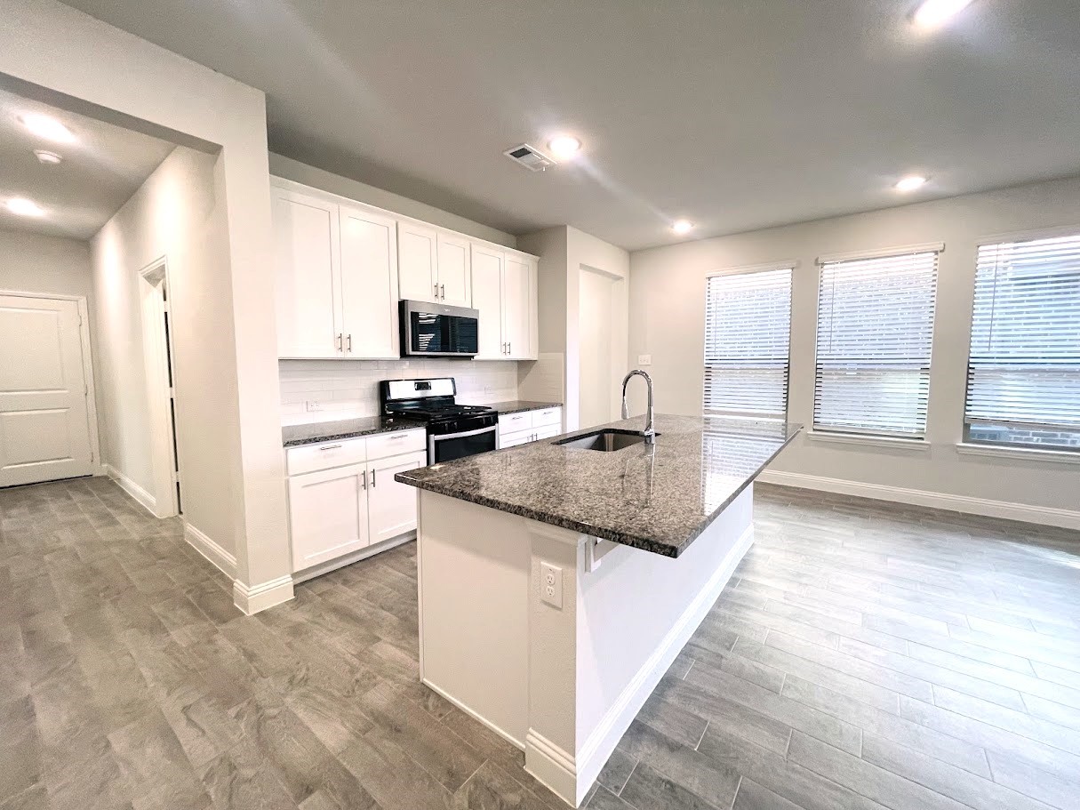 1052 Spofford Drive Forney TX 75126