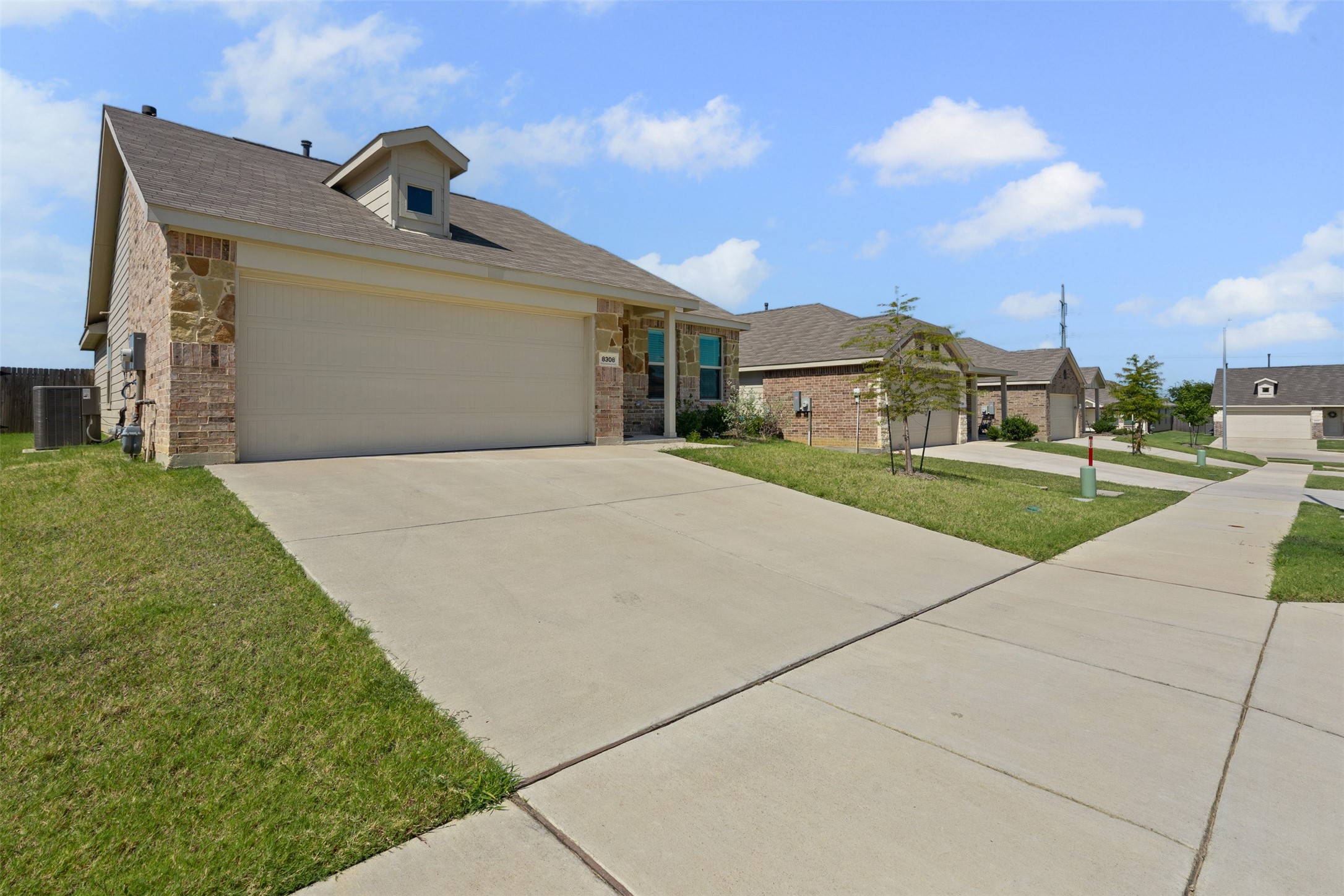 8308 High Robin Avenue Fort Worth TX 76123