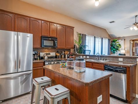 1128 Hayden Lane Savannah TX 76227