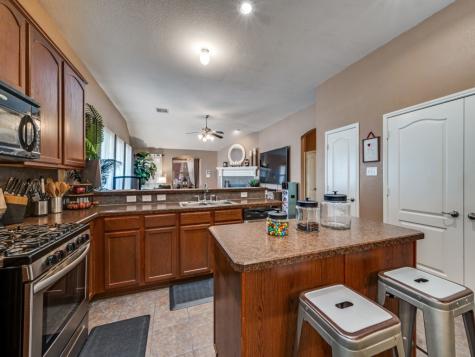 1128 Hayden Lane Savannah TX 76227