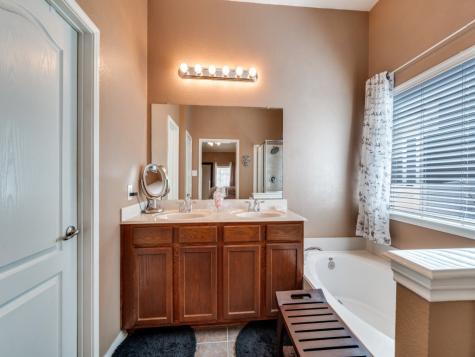 1128 Hayden Lane Savannah TX 76227