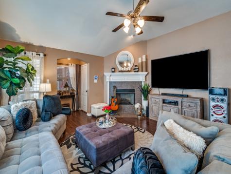 1128 Hayden Lane Savannah TX 76227