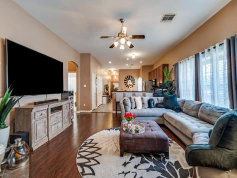 1128 Hayden Lane Savannah TX 76227