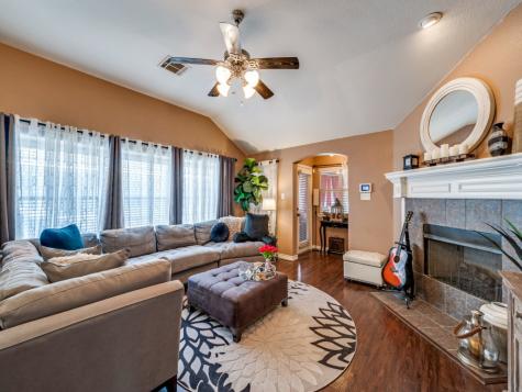 1128 Hayden Lane Savannah TX 76227