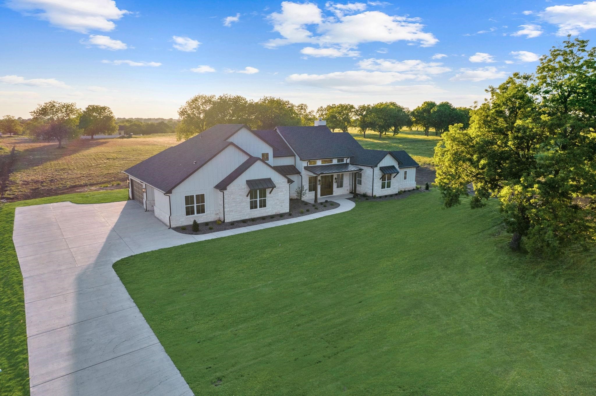 1406 Kara Trail Van Alstyne TX 75495
