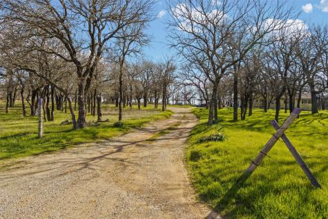 252 County Road 4691 Boyd TX 76023