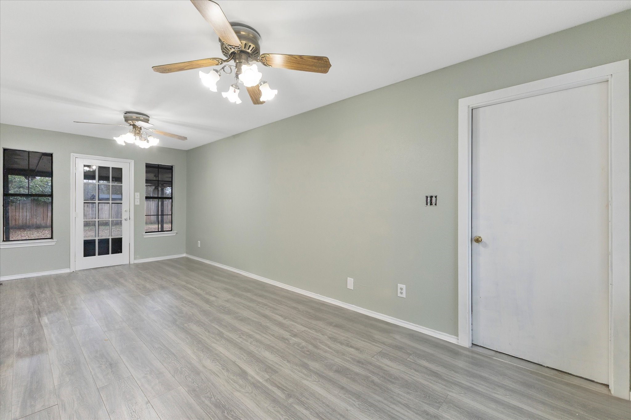 312 E Cottonwood Street Leonard TX 75452