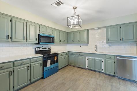 312 E Cottonwood Street Leonard TX 75452