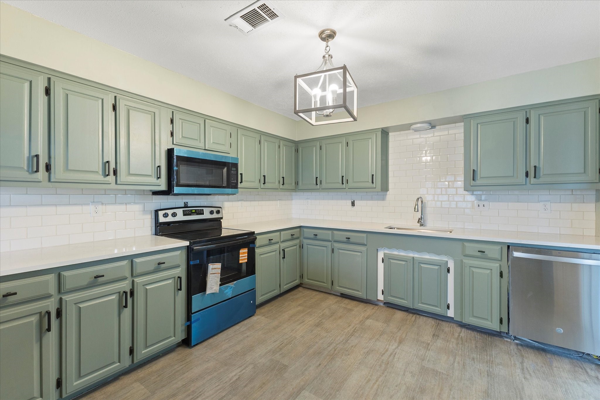 312 E Cottonwood Street Leonard TX 75452