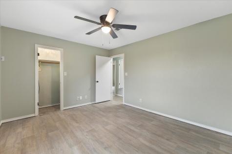 312 E Cottonwood Street Leonard TX 75452