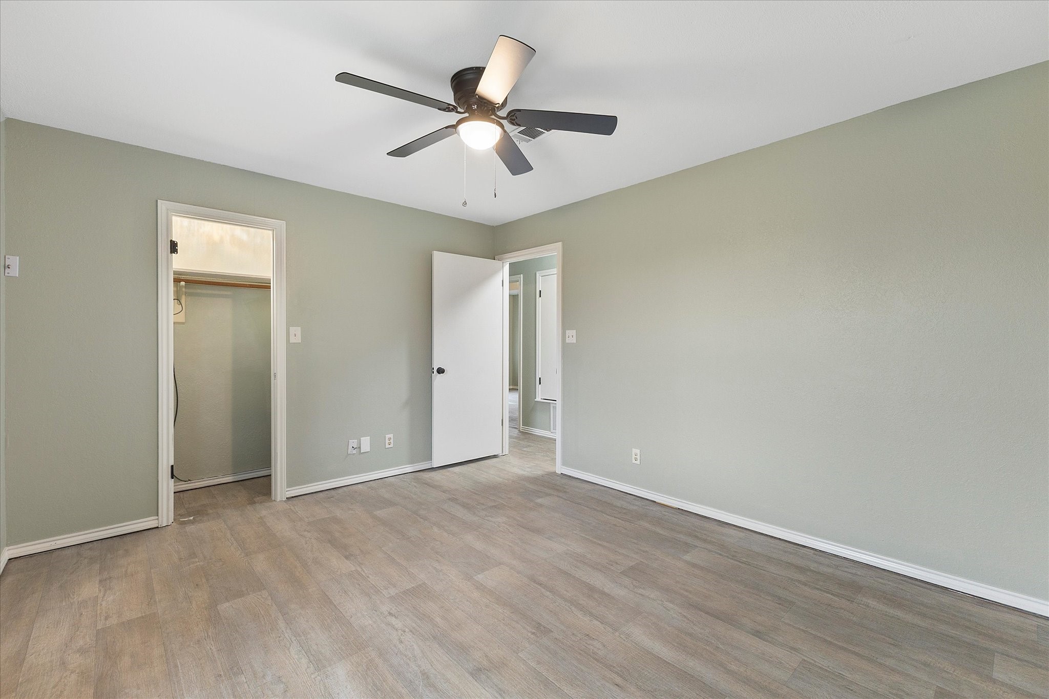 312 E Cottonwood Street Leonard TX 75452