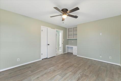 312 E Cottonwood Street Leonard TX 75452