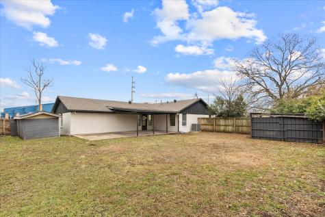 312 E Cottonwood Street Leonard TX 75452