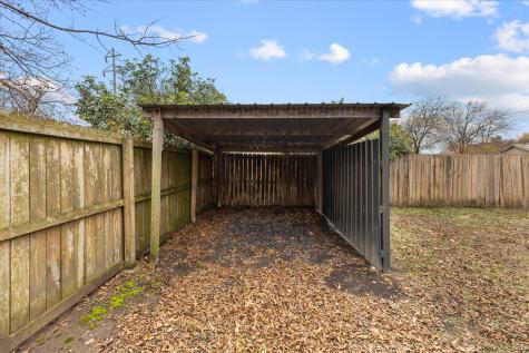 312 E Cottonwood Street Leonard TX 75452