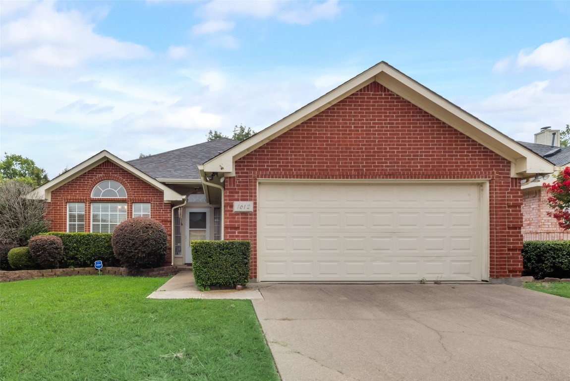 1612 Creekpark Trail Arlington TX 76018