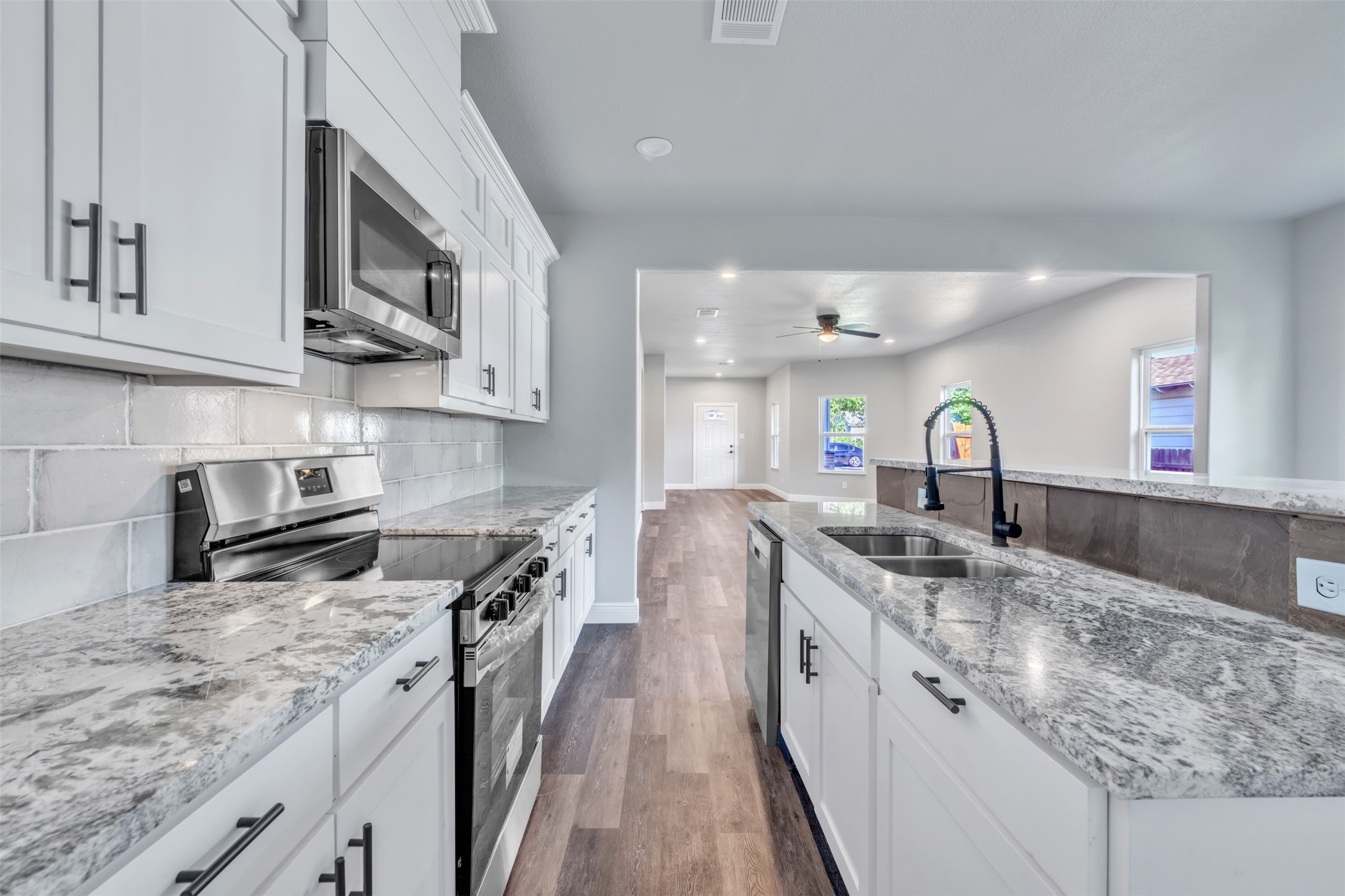 303 Pemberton Street White Settlement TX 76108