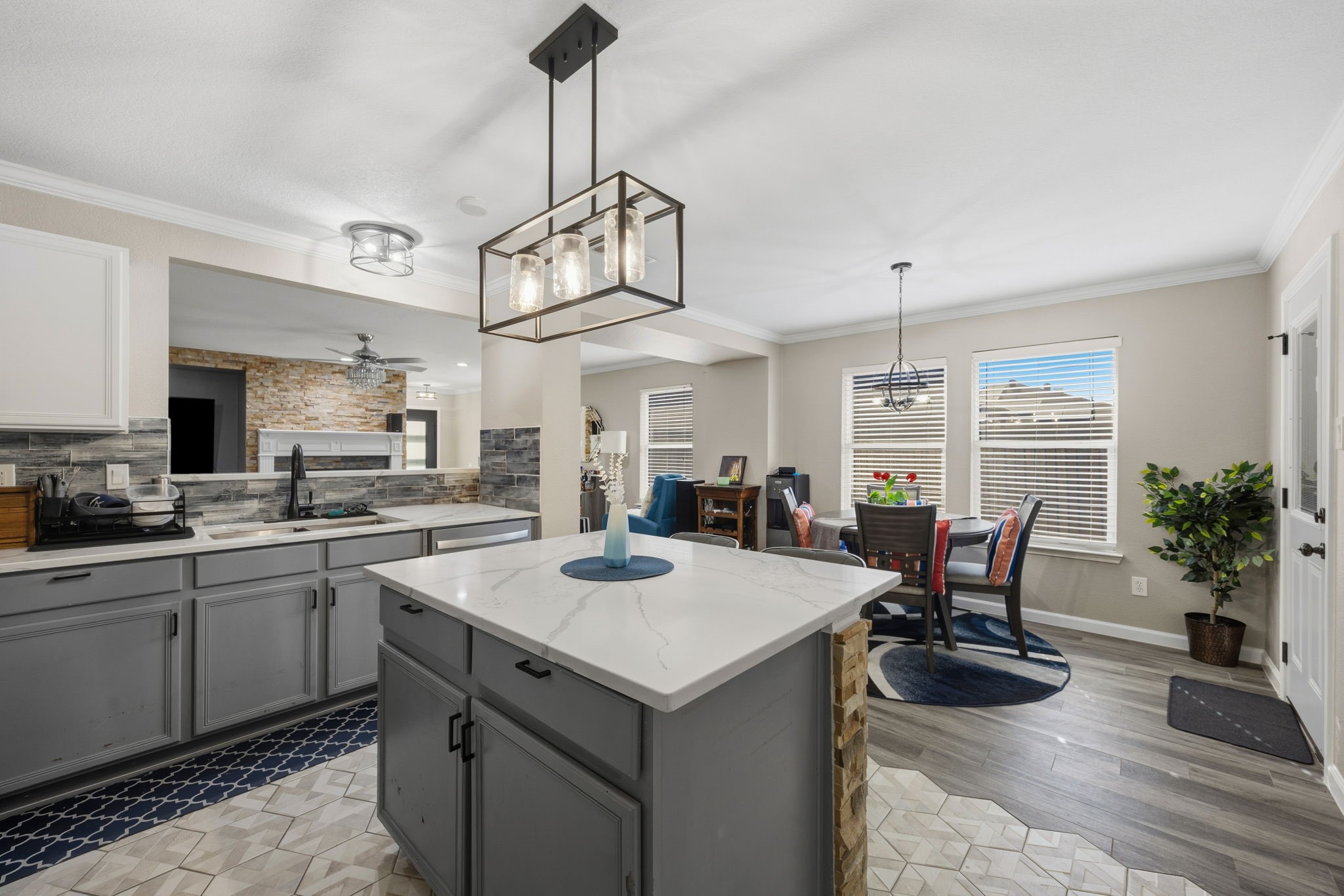 2464 Silverado Trail Grand Prairie TX 75052