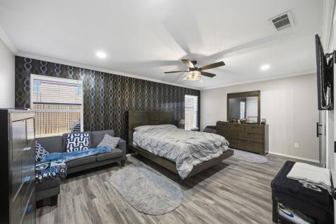 2464 Silverado Trail Grand Prairie TX 75052