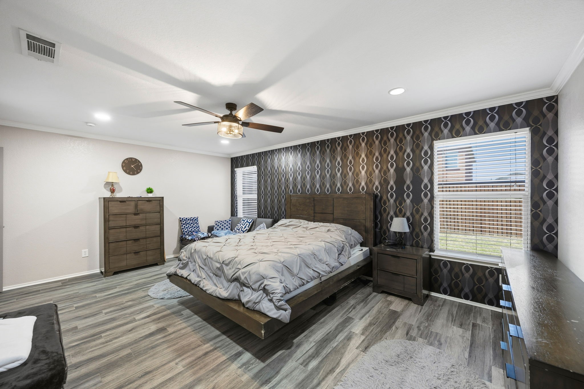 2464 Silverado Trail Grand Prairie TX 75052