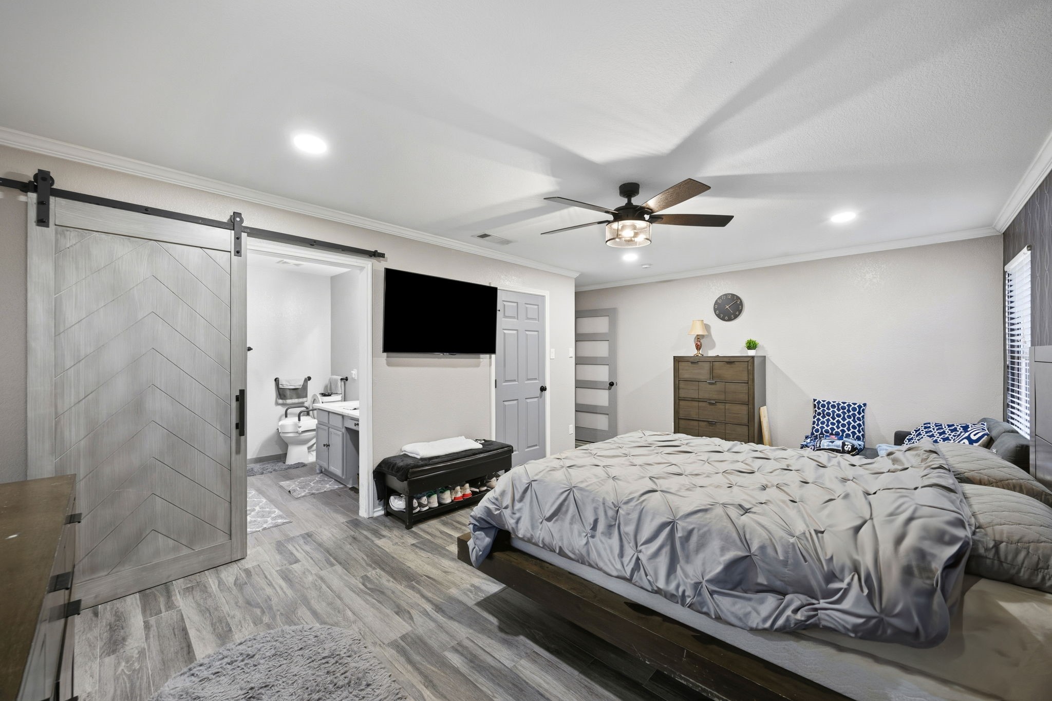 2464 Silverado Trail Grand Prairie TX 75052