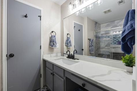 2464 Silverado Trail Grand Prairie TX 75052