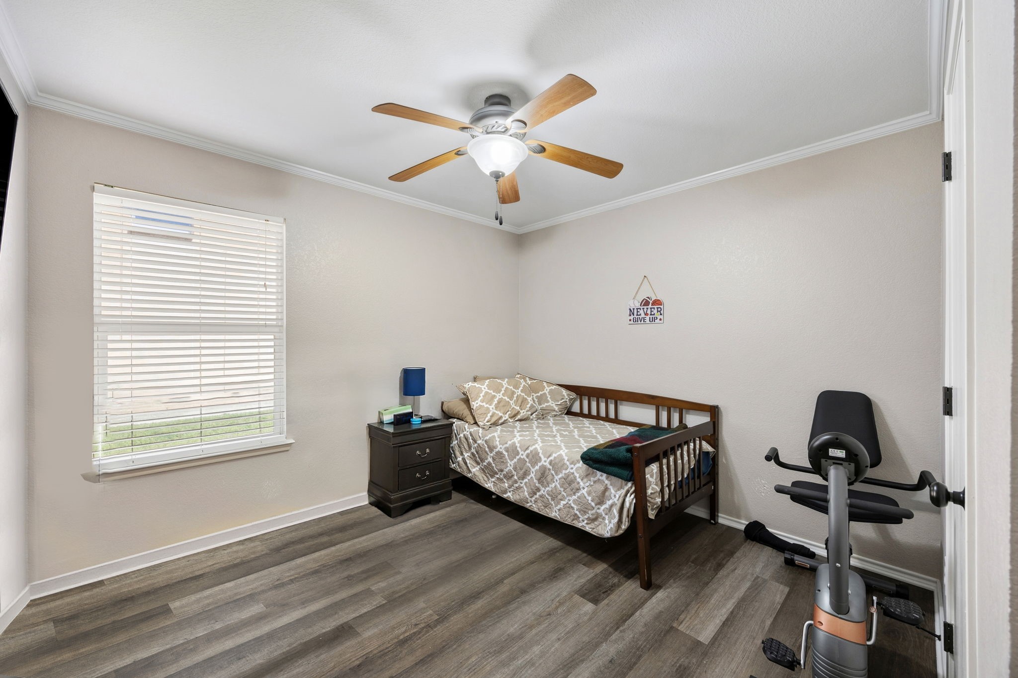 2464 Silverado Trail Grand Prairie TX 75052