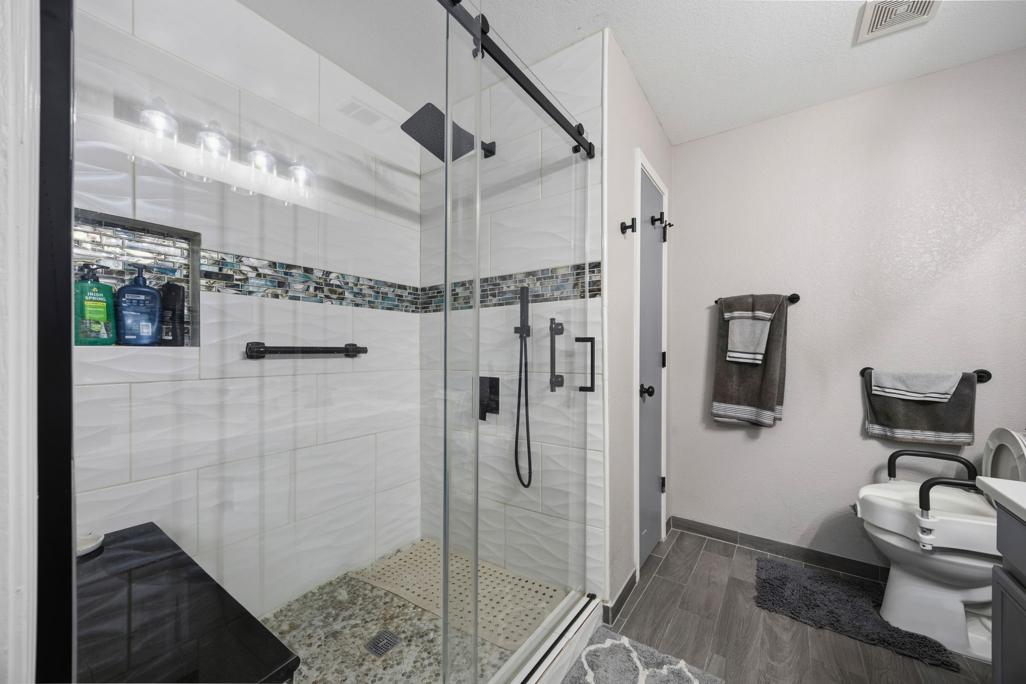 2464 Silverado Trail Grand Prairie TX 75052