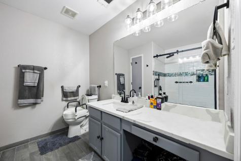 2464 Silverado Trail Grand Prairie TX 75052