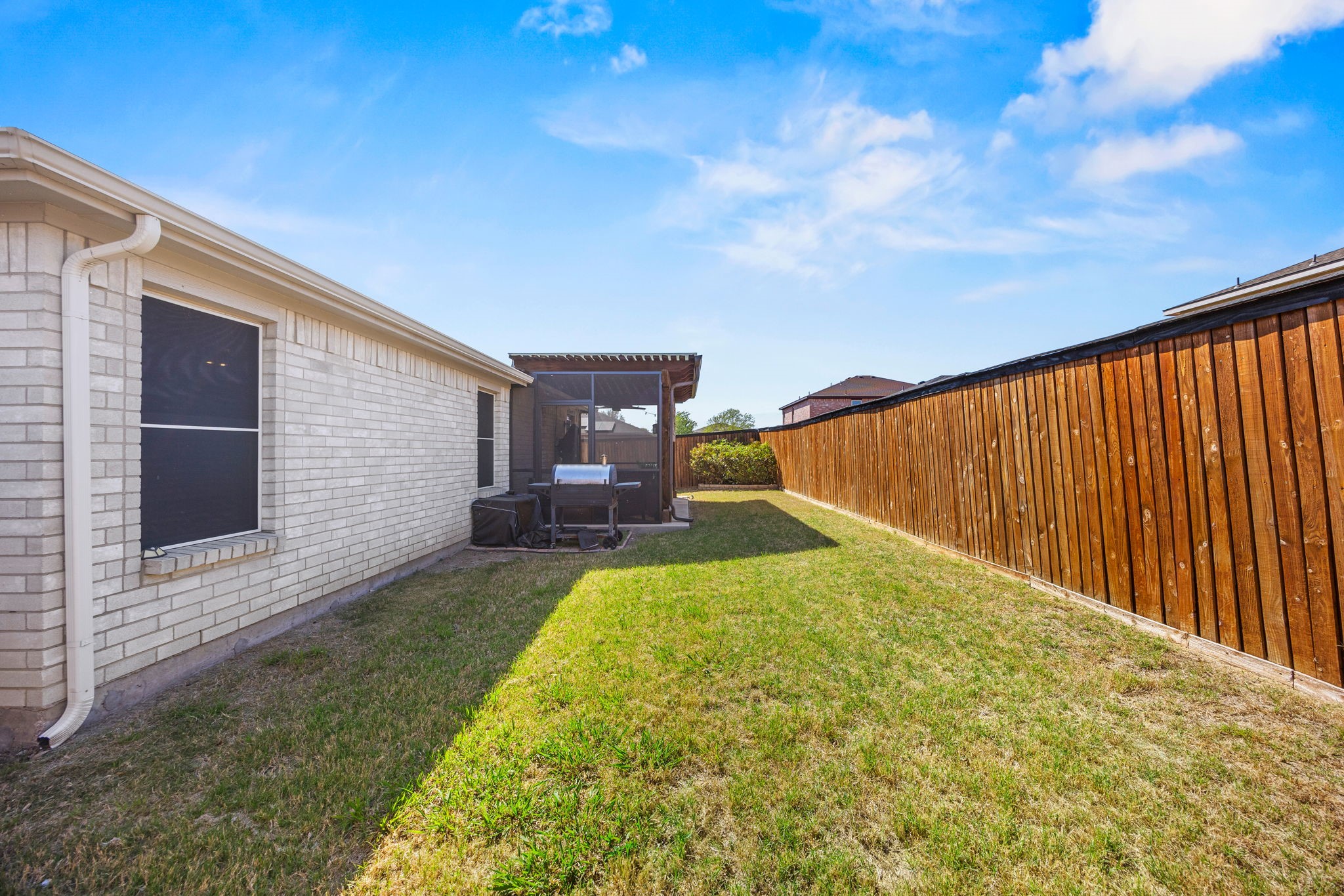 2464 Silverado Trail Grand Prairie TX 75052