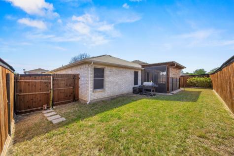 2464 Silverado Trail Grand Prairie TX 75052