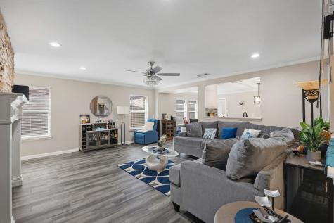 2464 Silverado Trail Grand Prairie TX 75052