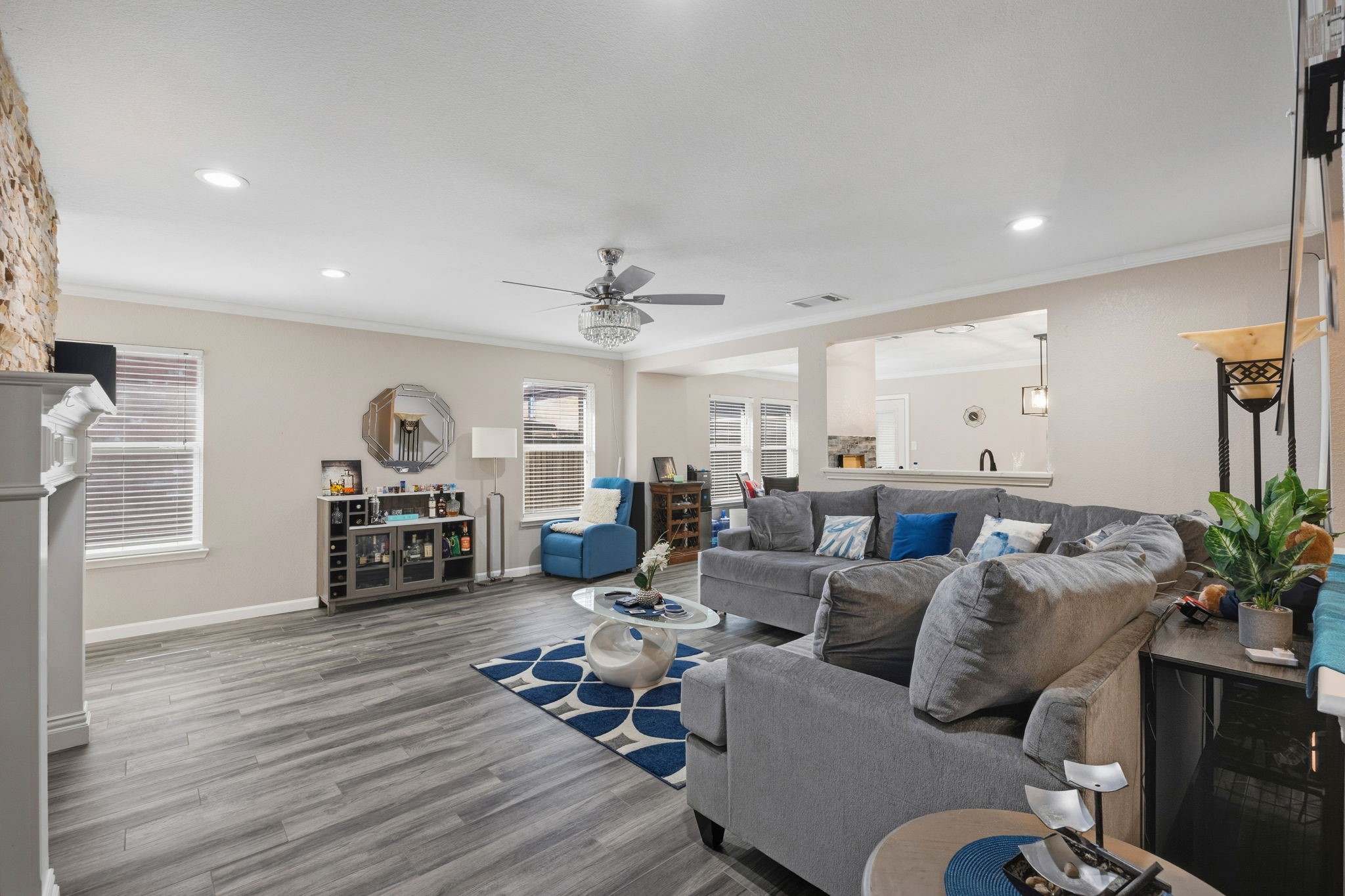 2464 Silverado Trail Grand Prairie TX 75052