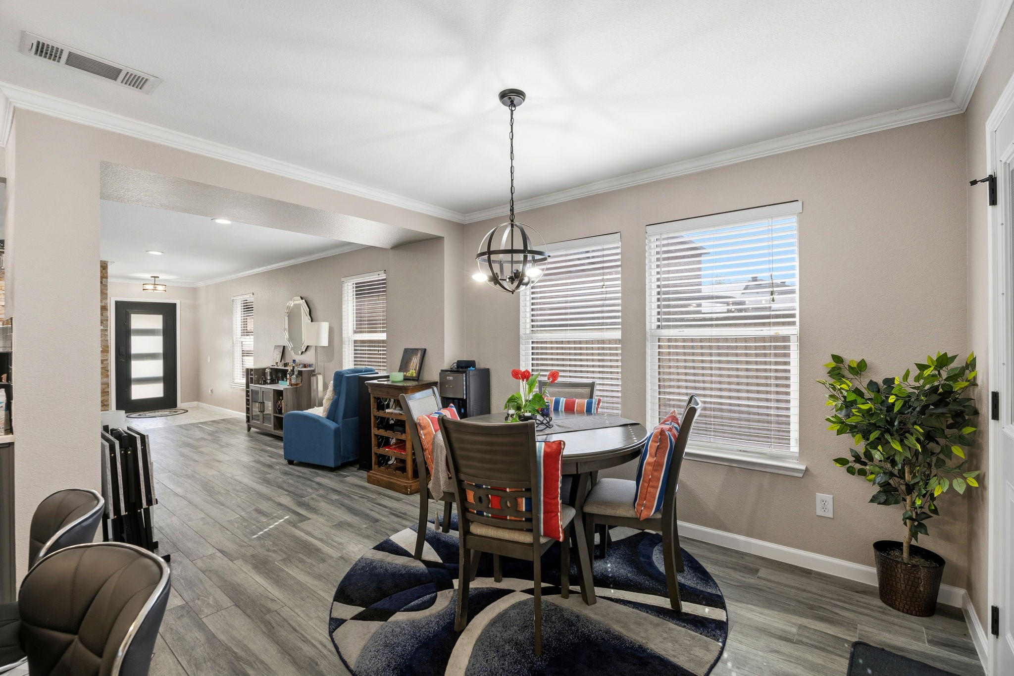 2464 Silverado Trail Grand Prairie TX 75052