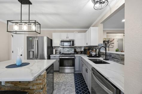 2464 Silverado Trail Grand Prairie TX 75052