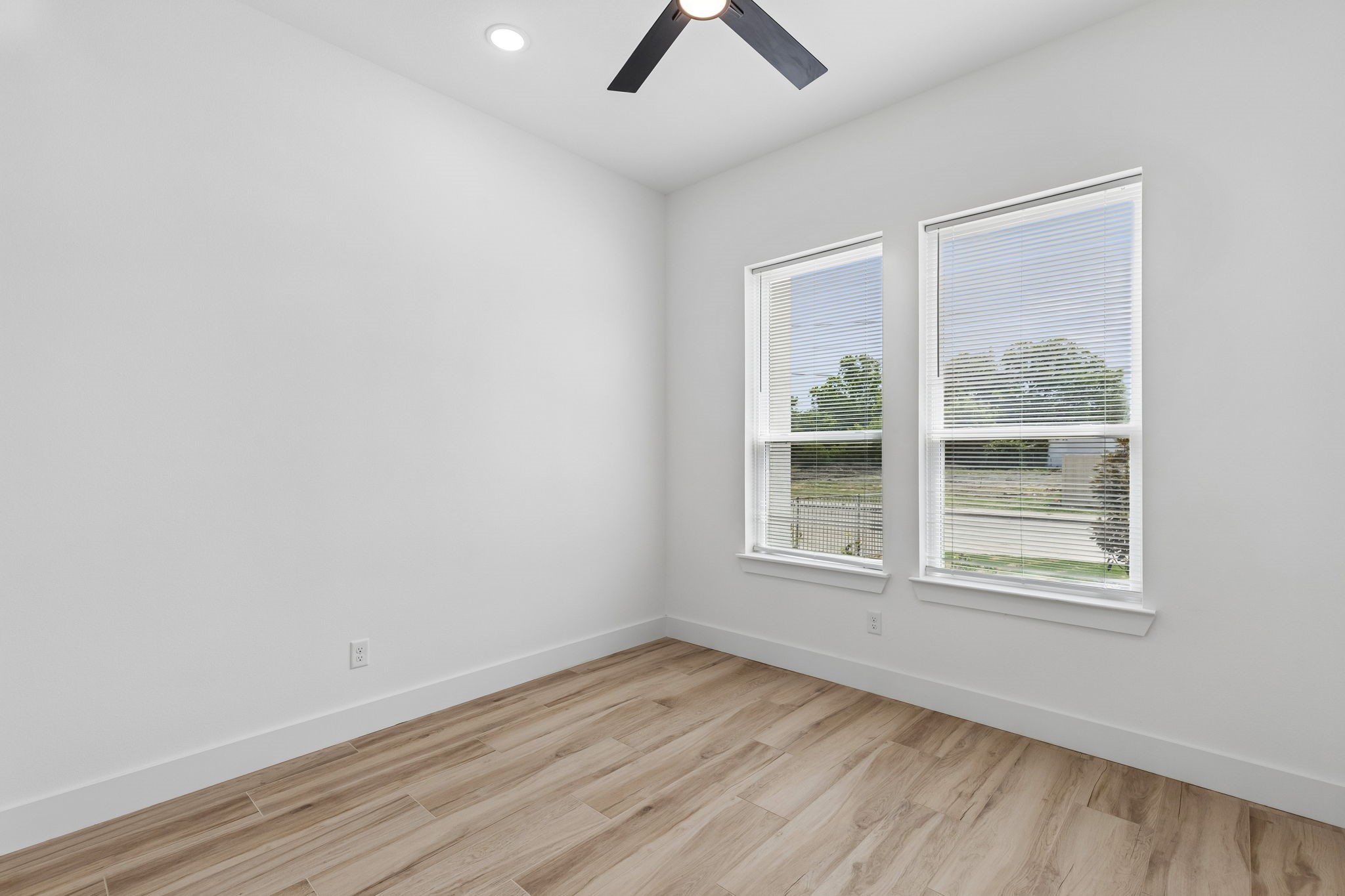 1239 N Tillery Avenue Dallas TX 75211