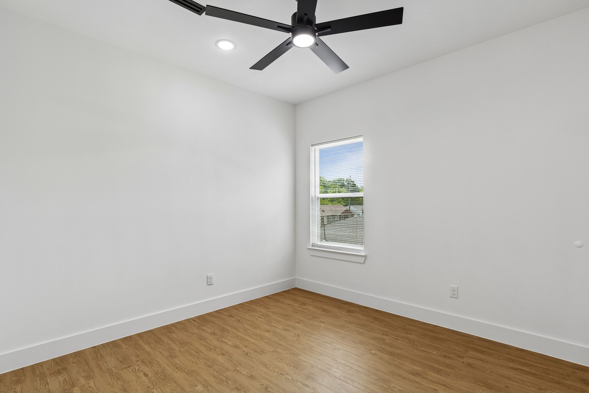 1239 N Tillery Avenue Dallas TX 75211