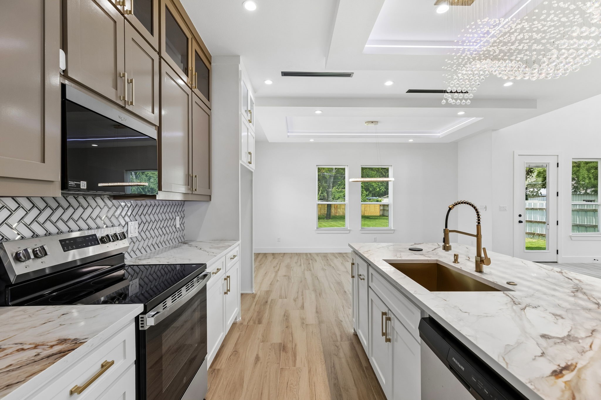 1239 N Tillery Avenue Dallas TX 75211