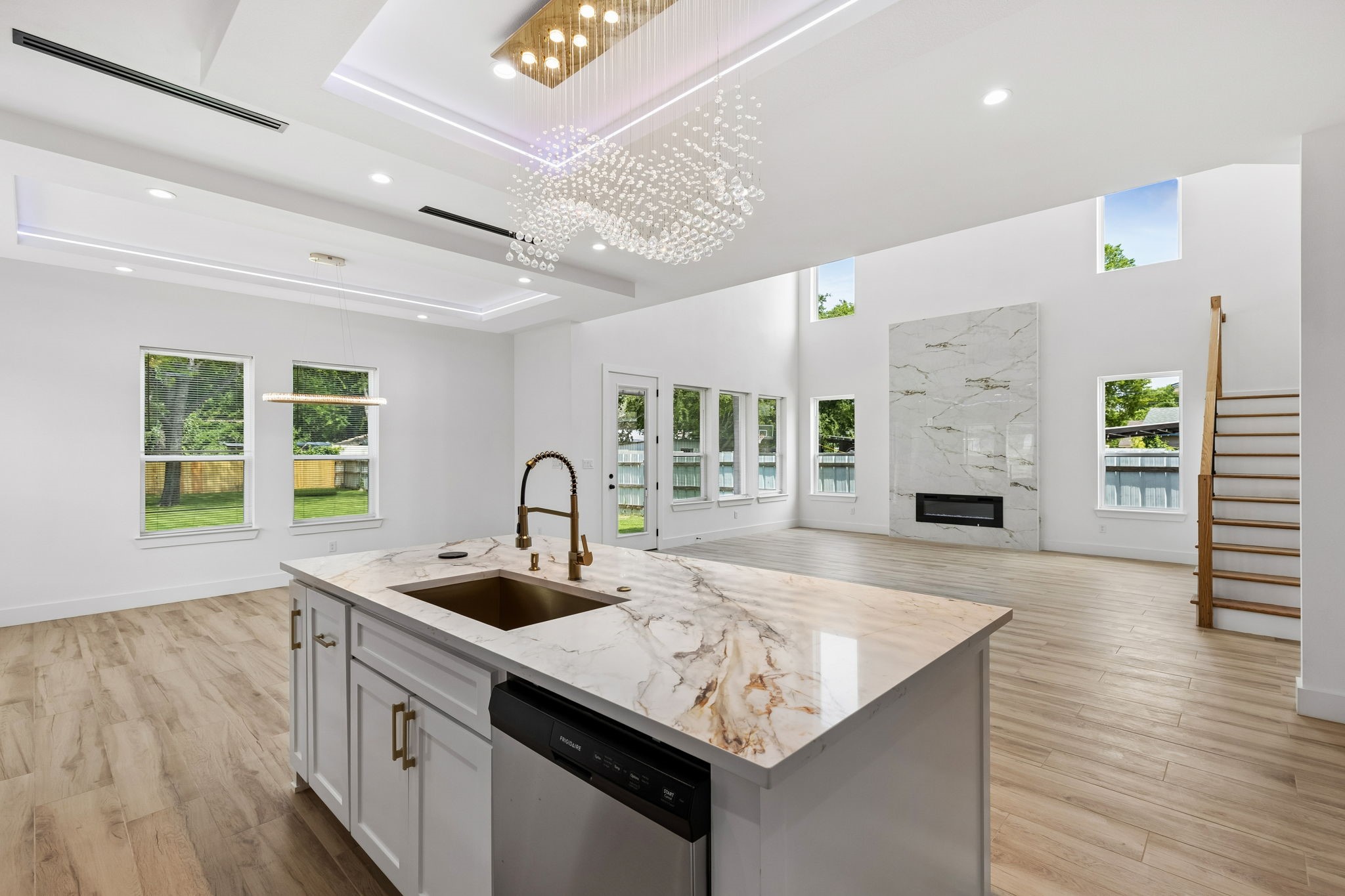 1239 N Tillery Avenue Dallas TX 75211