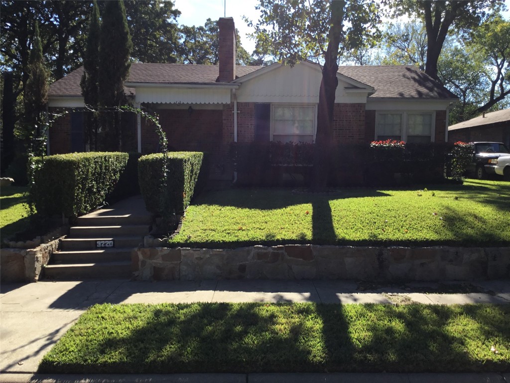 3220 Browning Court W Fort Worth TX 76111