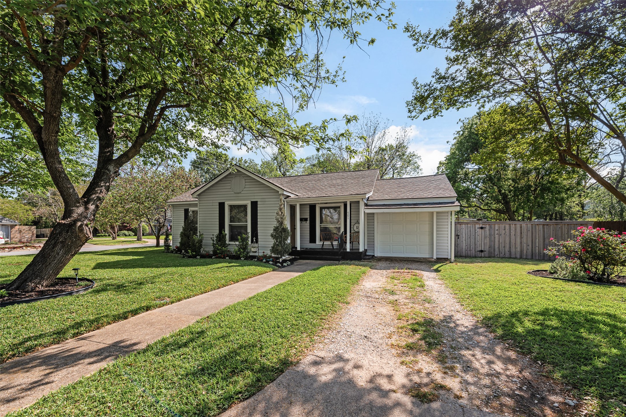401 Elizabeth Street Terrell TX 75160