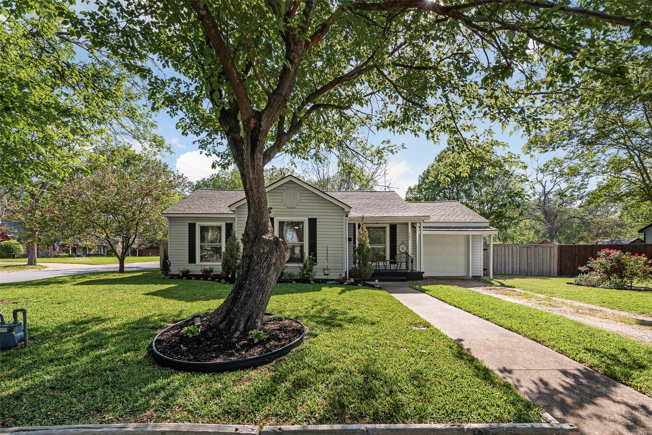 401 Elizabeth Street Terrell TX 75160