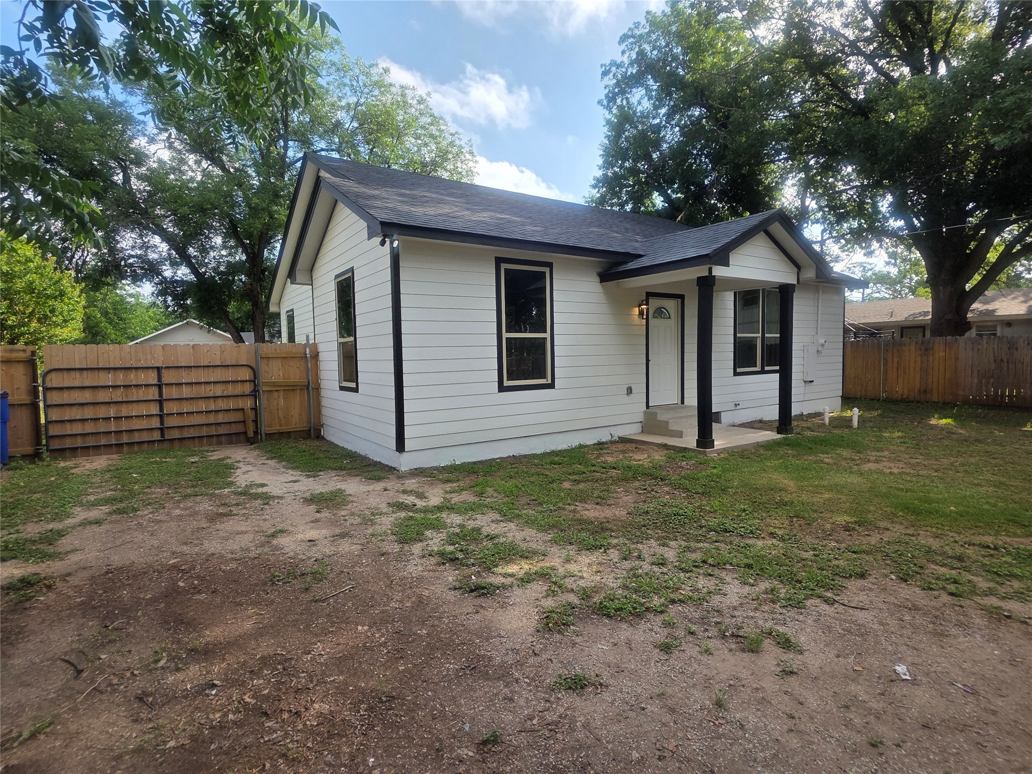 503 W Elm Street Olney TX 76374